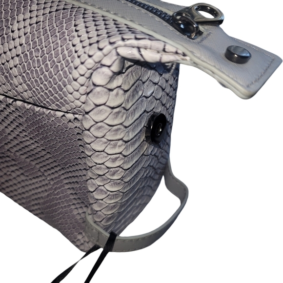 Nicole Miller Snakeskin Pattern Cosmetic Bag NWT - Picture 3 of 7